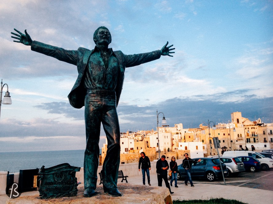 The second thing is the most famous export from Polignano a Mare. His name is Domenico Modugno and you might know him by his massive international hit Nel Blu Dipinto di Blu. You may remember the song as Volare and the locals are incredibly proud of it and even placed a statue of him in the main square.