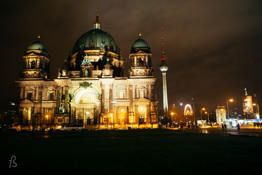 Idolize the Berliner Dom Lay down in the sun or just stare at it during the night, the Berliner Dom will take your breath away with its Italian Renaissance-style architecture. free things to do in berlin