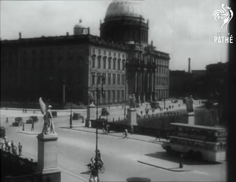 Watching this documentary about Life in Berlin in the 1930s is like entering a time machine straight into the past. The two videos here show a city still being improved by Adolf Hitler and the Third Reich, a little before the Second World War and everything that happened in Berlin.