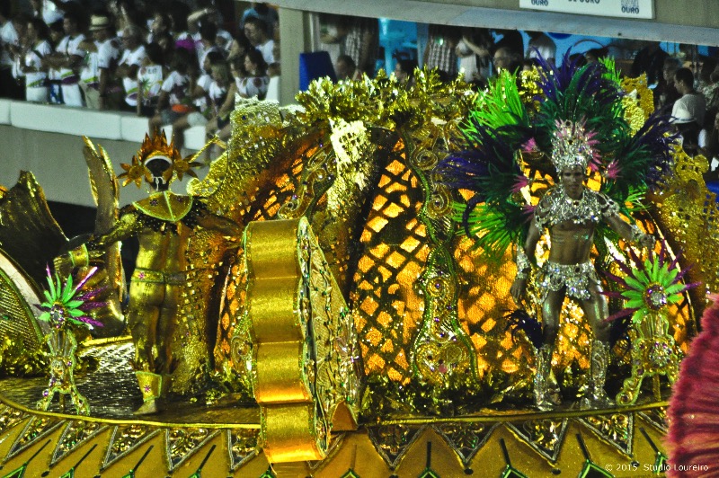 Rio de Janeiro - City of Wonders_How explain the emotion once you set foot at Sapucaí, where happens the biggest Brazilian Carnival? The Carnival that is known as the “Greatest Show on Earth”? Even more, by the time you hear the ‘carnavalescos’ of the several ‘escolas de samba’ (samba school) playing the drums it seems your heart will explode so amazing that sound is!