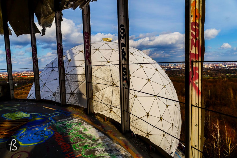 Teufelsberg, german for Devil’s Mountain, is a man made hill in the middle of the Grunewald forest. It rises about 80 meters above the city and it got its named after the Teufelsee, a lake close by.