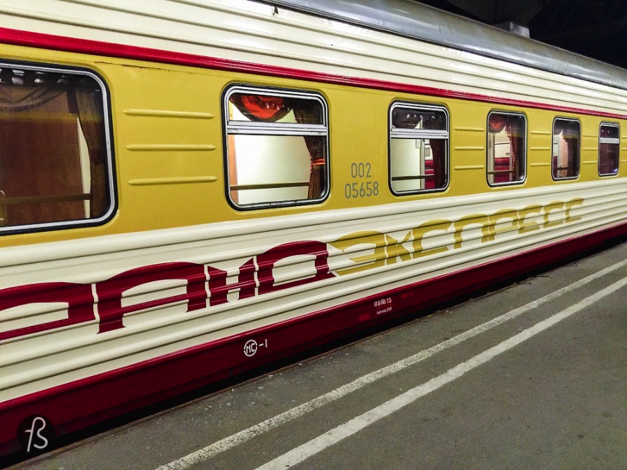 Saint Petersburg to Moscow - A train adventure using the Russian Railroads