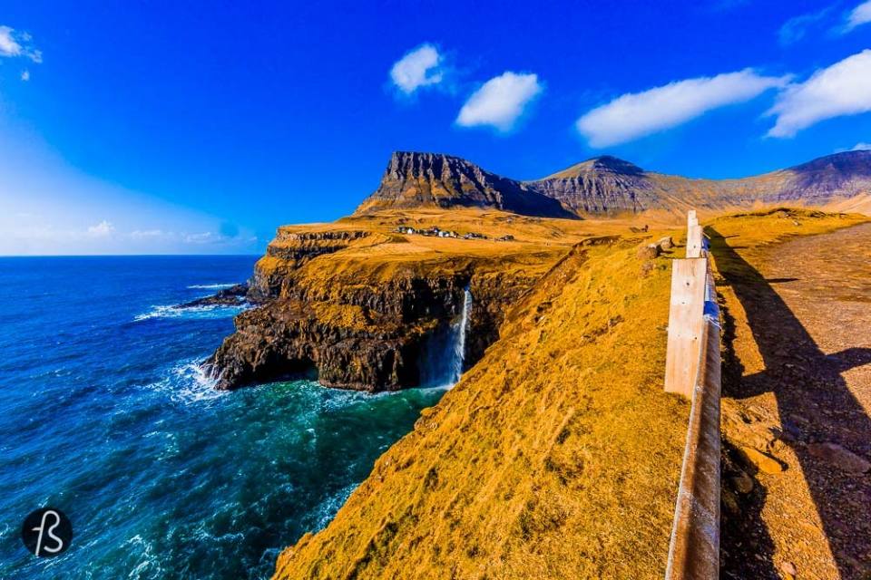 Nature Wallpaper: Gasadalur in Faroe Island