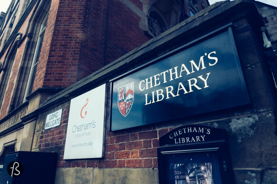 Most people don't know, but the city of Manchester, a great name when we're talking about England's music history, is also where the communism "started". Chetham's Library was the place where the radical Karl Marx and the industrialist Engels began the research for the Communist Manifesto, back in 1845.
