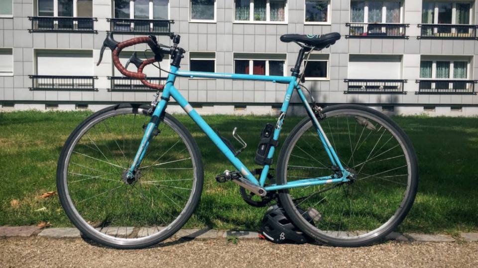 Every time I meet somebody that just moved to Berlin, I ask them about buying a bike. And it is even better when you can cycle through it with some of what I consider my essential bike accessories. Yes, I have a list of those.