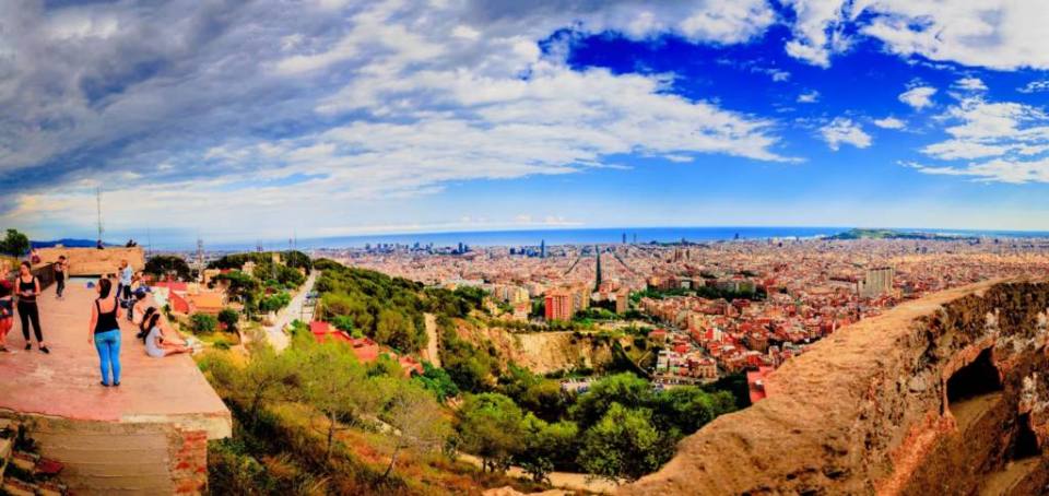 If you want to see Barcelona from the most scenic view ever, you have to find your way into the Bunkers del Carmel. Believe us here and the pictures below, this place is so amazing that you won’t even bother the hills you have to walk to get there. 