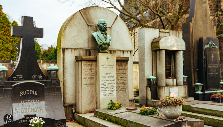 The place where you can find Vysehrad Cemetery today was already a cemetery dating all the way back to 1260. The one that you can see in the pictures here was established in the 1870s by Václav Štulc, a writer, poet, and priest who devoted his life to resurrect the glory of Vysehrad. The marble tombs on its Southern and Eastern sides were designed by Antonín Barvitius, whose most significant work is the Church of St. Wenceslas in Smíchov. The arches were designed by Antonin Wiehl, one of the leaders of the Czech Renaissance, who followed the Italian style with Tuscan pillars made of sandstone.
