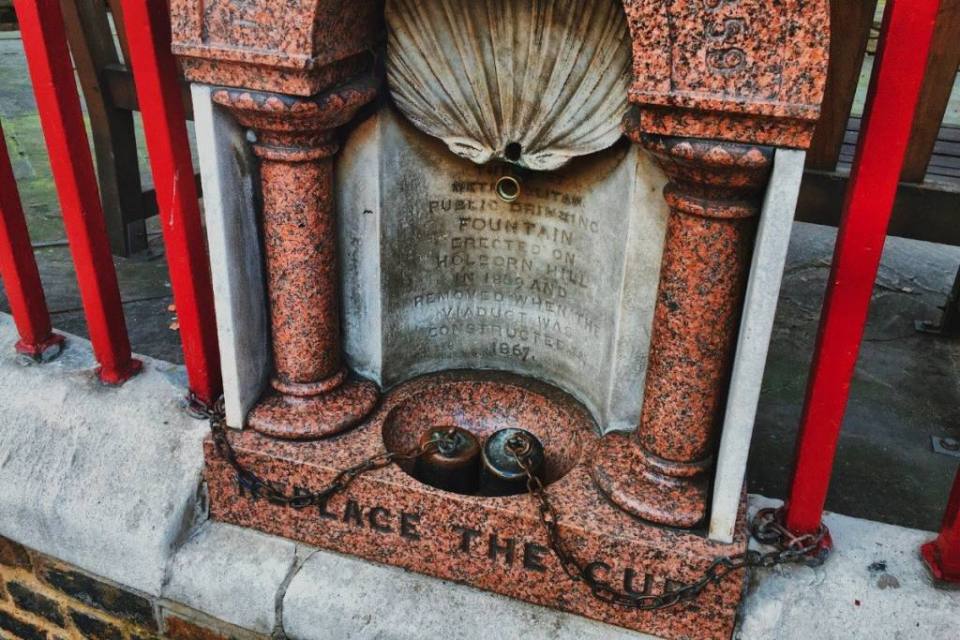The First Public Drinking Fountain in London