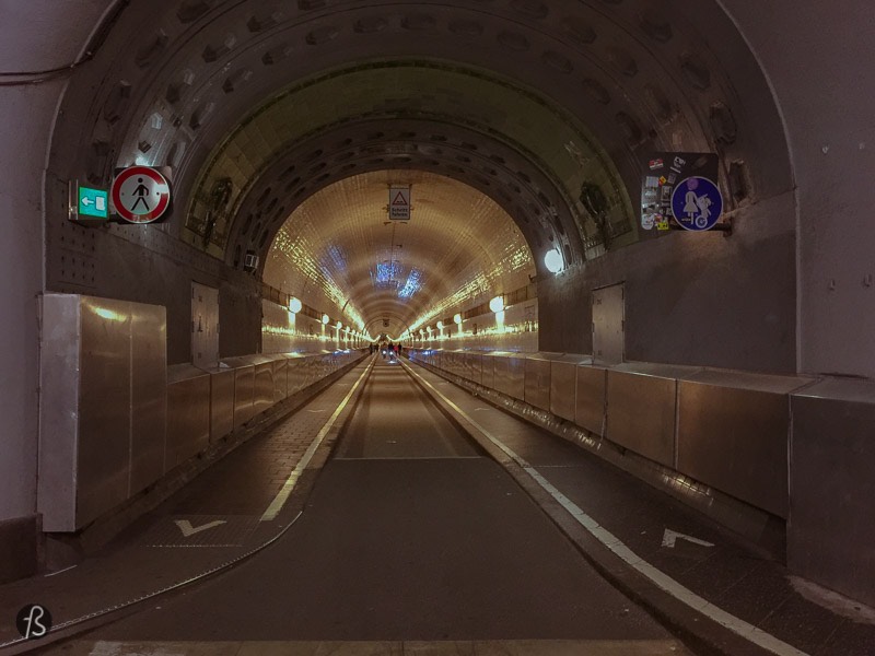Back in 1911, when the Old Elbe Tunnel was opened to the public, it was an engineering marvel of the world. Back then it was called the St. Pauli Elbe Tunnel due to the area where the tunnel is located but, like the St. Pauli neighborhood, a lot has changed in the last years.