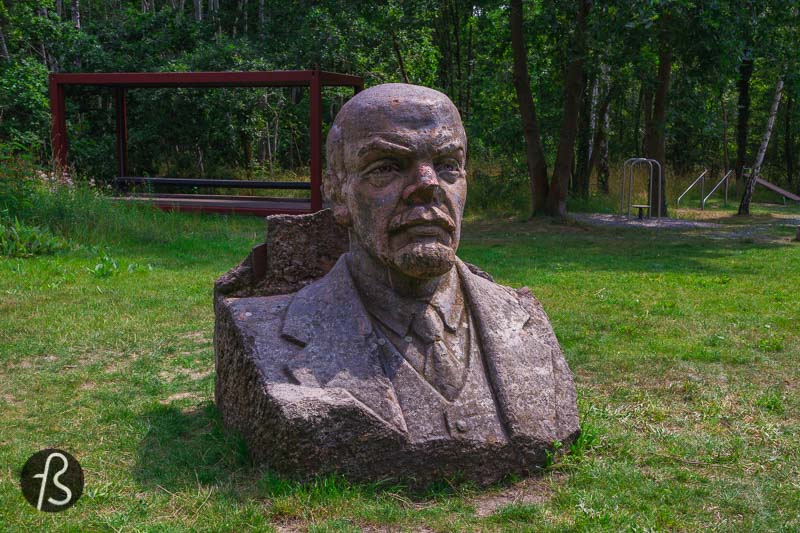 Lenin statue in the Potsdam Volkspark via @fotostrasse