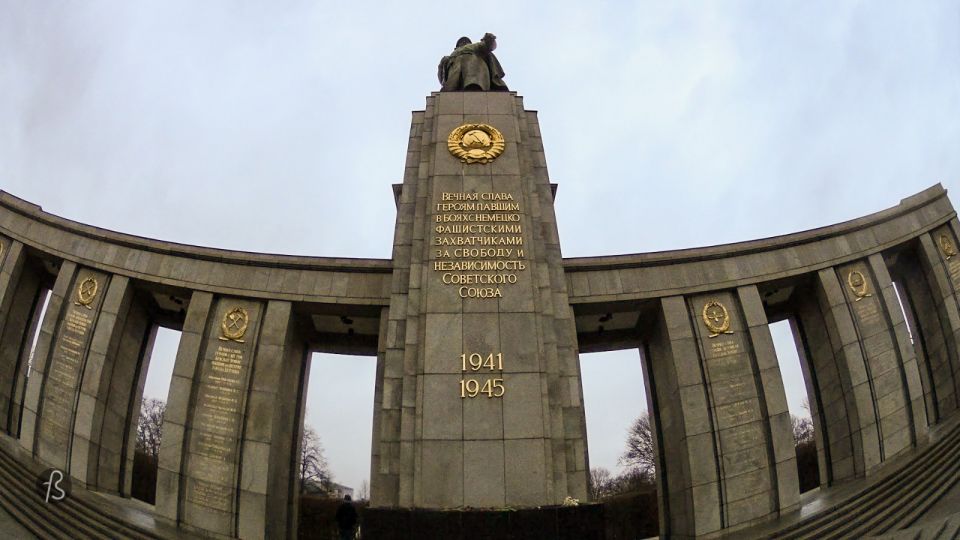 The Soviet Memorial in the Tiergarten is one of the many war memorials that can be found around Berlin. From the prominent memorials erected by the Soviet Union after the end of the Second World War, this is the most famous and most visited since it lies close to Berlin's leading tourist destinations.