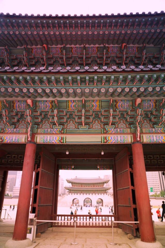 roof detail at Gyeongbokgung