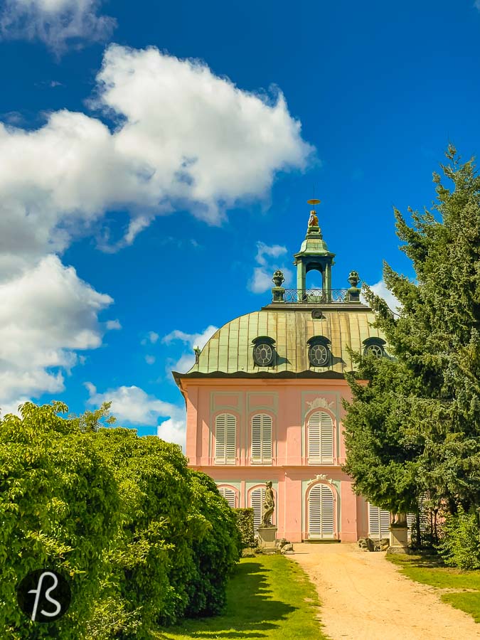 First as a hunting lodge, later as a palace; this is the gorgeous Moritzburg Castle in Saxony. This baroque building was built over an artificial island with four towers connected to the main building. It made it a fascinating looking fortress.