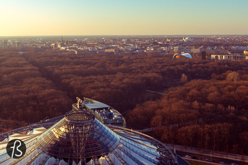 From the top, you have a fantastic view of many of Berlin's most famous tourist spots. The TV Tower can be seen in the distance and all the beautiful buildings around the Berliner Dom on Museum Island. On the other side, you can see Tiergarten with the Victory Column in the middle of a sea of green trees. Turn your camera to the other side, and you will be faced with a panoramic view of Kreuzberg at an angle that is rarely seen anywhere else in Berlin.