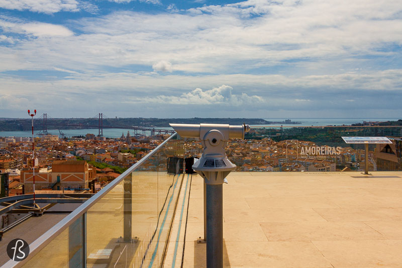 Most of Lisbon's landmarks can be easily spotted from there as well. Torre de Belém is a bit far, but you can recognize its silhouette easily. The 25 de Abril bridge is easier to spot with Cristo Rei in the back. The castle is easy to see as well. Be aware that the airport is right by it, so you will be plane-spotting at Amoreiras 360. It's a great way to get an overview of the city and plan your future explorations.